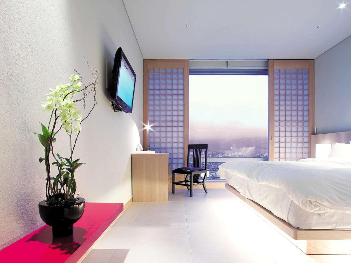 Grand Mercure Ambassador Changwon Esterno foto