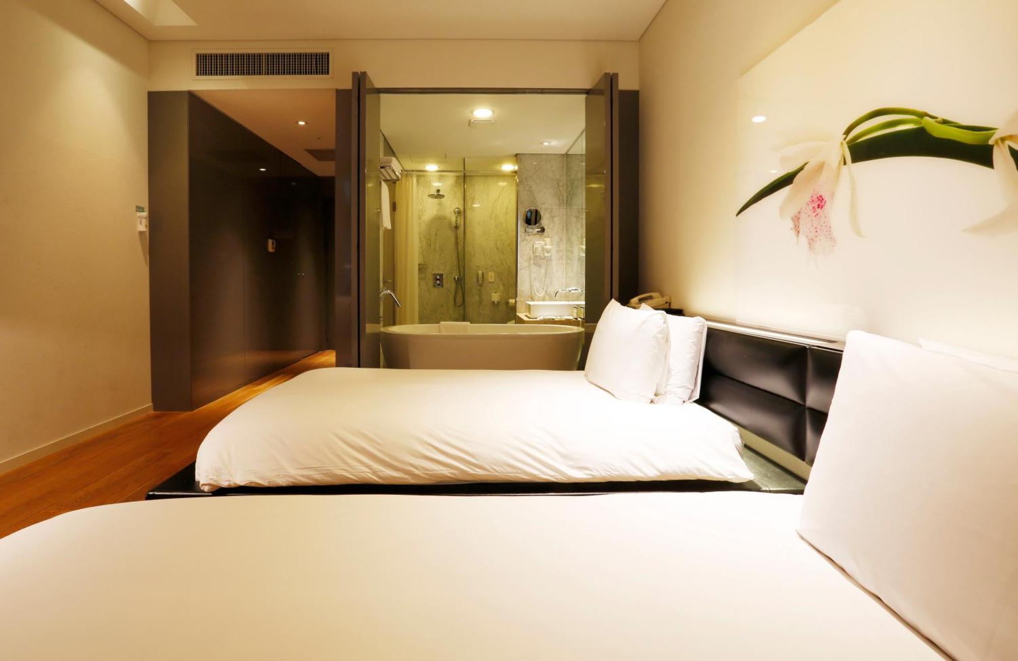 Grand Mercure Ambassador Changwon Esterno foto
