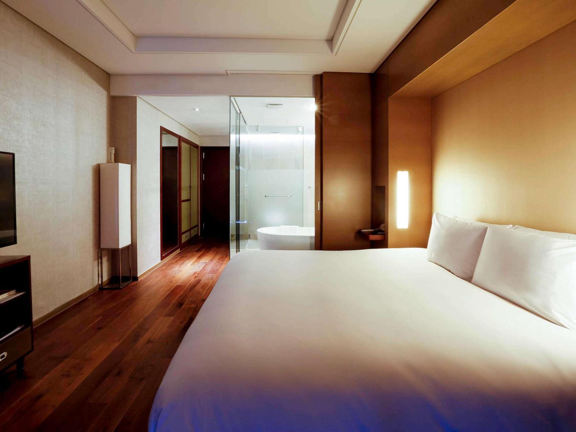 Grand Mercure Ambassador Changwon Esterno foto